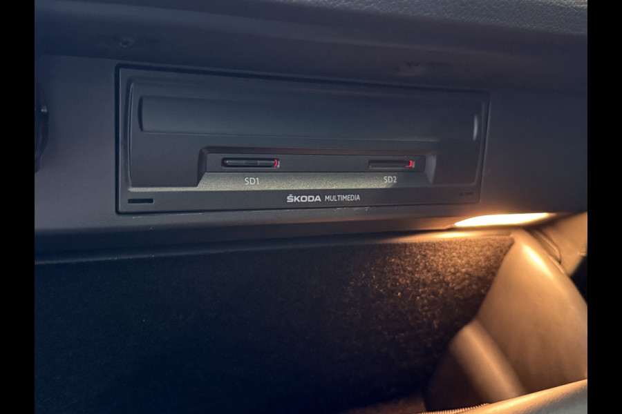 Škoda Kodiaq 1.5 TSI Business Edition | Panoramadak | Apple Carplay | Stoelverwarming