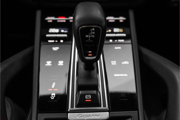 Porsche Cayenne 3.0 E-Hybrid Pano Camera 360° Sport Chrono Luchtvering