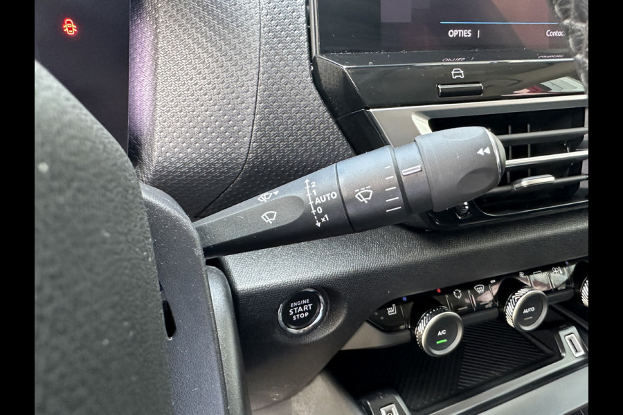 Citroën C4 1.2 Puretech Shine | Leren Bekleding | Trekhaak | Camera | Head-up display