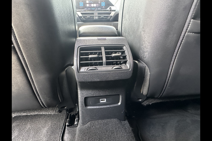 Citroën C4 1.2 Puretech Shine | Leren Bekleding | Trekhaak | Camera | Head-up display