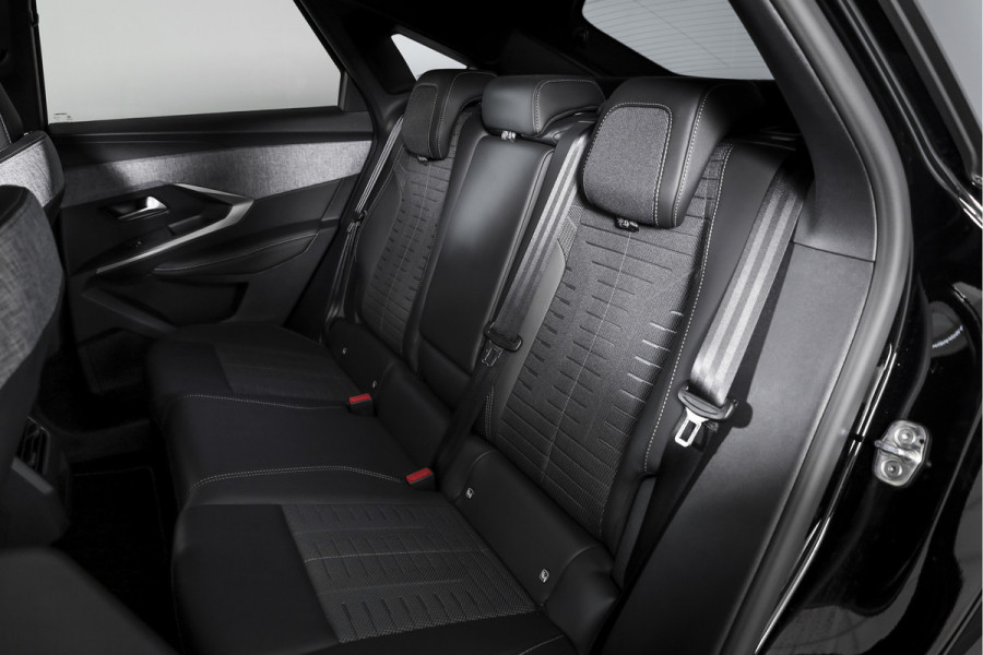 Peugeot 3008 1.2 Hybrid 145 GT | Dig. Cockpit | Adapt. Cruise | Stoel-+stuurverw. | PDC | Camera | NAV+App. Connect | ECC | 19" LM |