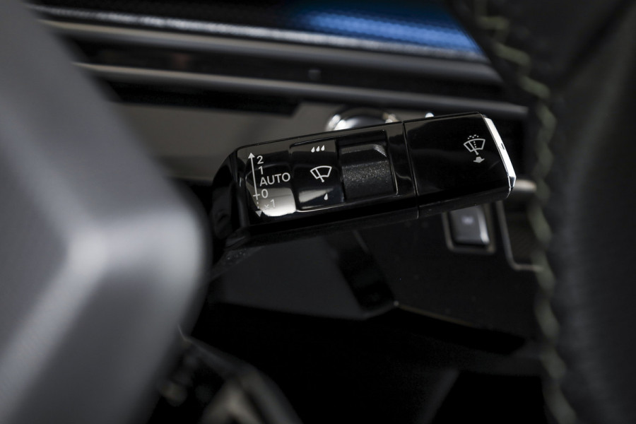 Peugeot 3008 1.2 Hybrid 145 GT | Dig. Cockpit | Adapt. Cruise | Stoel-+stuurverw. | PDC | Camera | NAV+App. Connect | ECC | 19" LM |