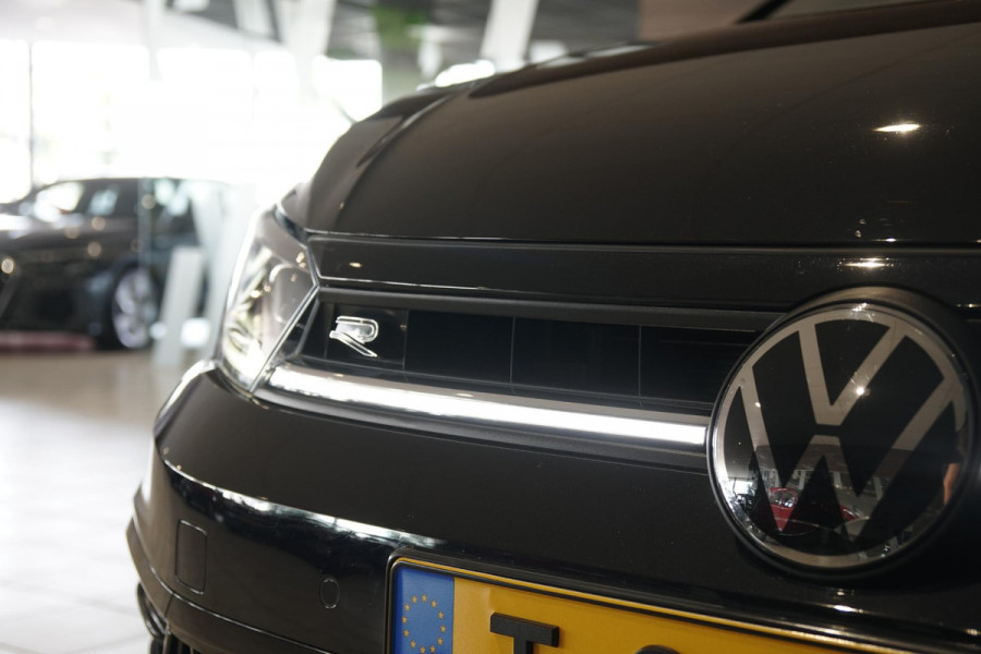 Volkswagen Polo 1.0 TSI R-Line Business + IQ LIGHT / KEYLESS / PANO / CAMERA