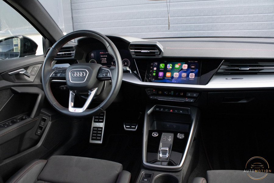 Audi A3 Sportback 40 TFSIe S line RS Bekleding MATRIX PANO MAXTON  ACC