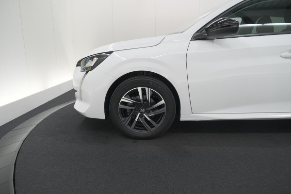 Peugeot 208 1.2 PureTech Style | Parkeersensoren | Navigatie | Apple Carplay