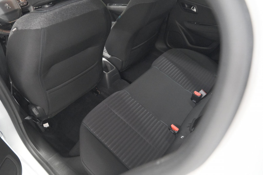 Peugeot 208 1.2 PureTech Style | Parkeersensoren | Navigatie | Apple Carplay