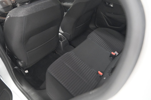 Peugeot 208 1.2 PureTech Style | Parkeersensoren | Navigatie | Apple Carplay