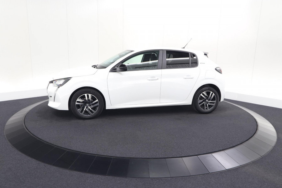 Peugeot 208 1.2 PureTech Style | Parkeersensoren | Navigatie | Apple Carplay