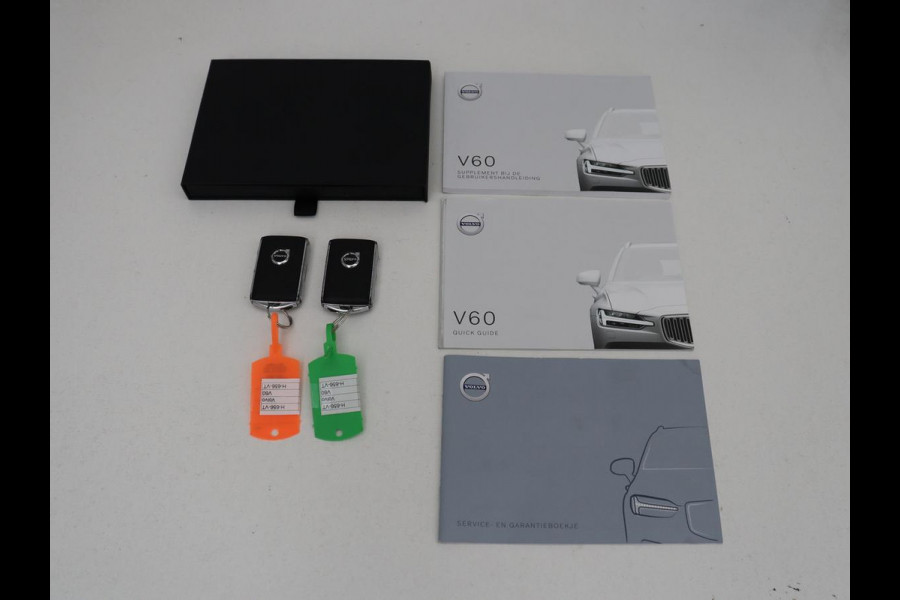 Volvo V60 2.0 T4 R-Design Panoramadak | Full LED | Trekhaak | Carplay | Pilot assist | Navigate | Stoel & Stuurverwarming | Achteruitrij camera | Cruise control | Climate control