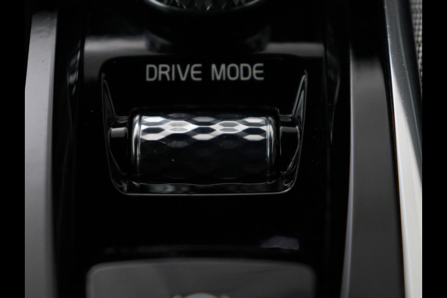 Volvo V60 2.0 T4 R-Design Panoramadak | Full LED | Trekhaak | Carplay | Pilot assist | Navigate | Stoel & Stuurverwarming | Achteruitrij camera | Cruise control | Climate control