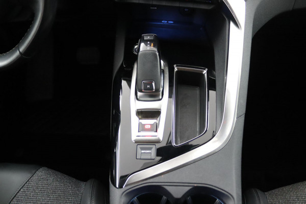Peugeot 5008 1.2*130PK*NAVI*CAM*CRUISE*ECC*CARPLAY*7PERS