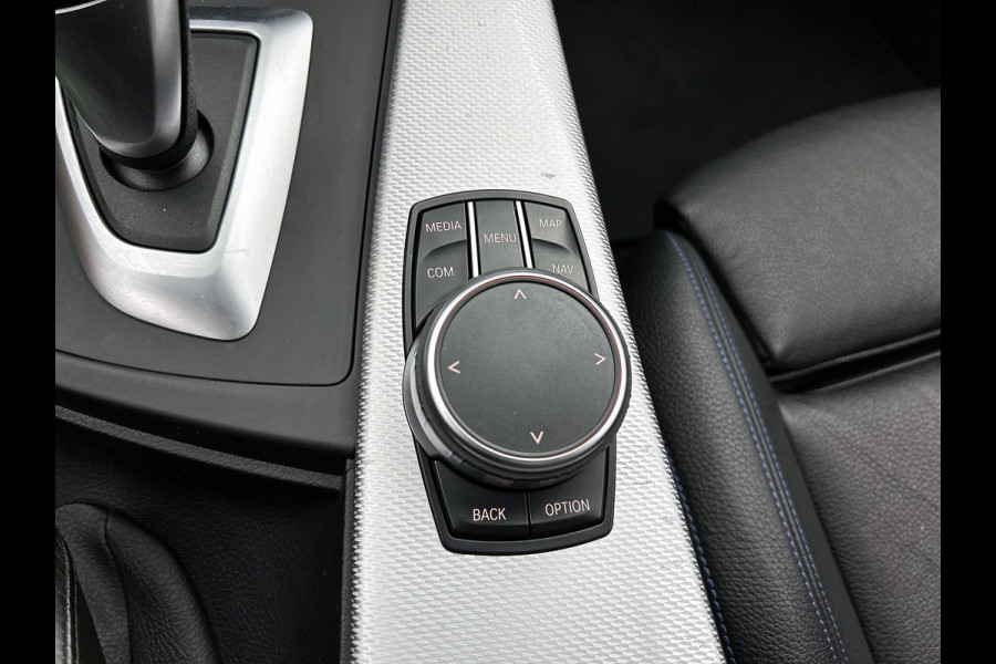 BMW 3-serie 320i xDrive High Executive M-pakket (Goed OndH, Panorama, Camera, StoelV, Lane Assist, Addapt Cruise, Navi Prof, Etc)
