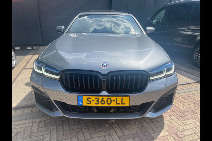 BMW 5 Serie Touring 530e High Executive Laser Led Panorama M-pakket 19inch breedset memory orig NL Geleverd NAP compleet!