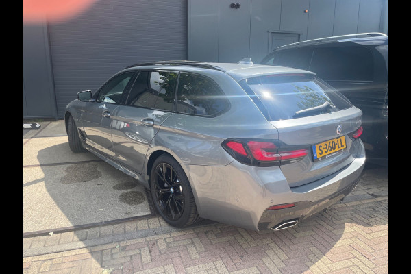 BMW 5 Serie Touring 530e High Executive Laser Led Panorama M-pakket 19inch breedset memory orig NL Geleverd NAP compleet!