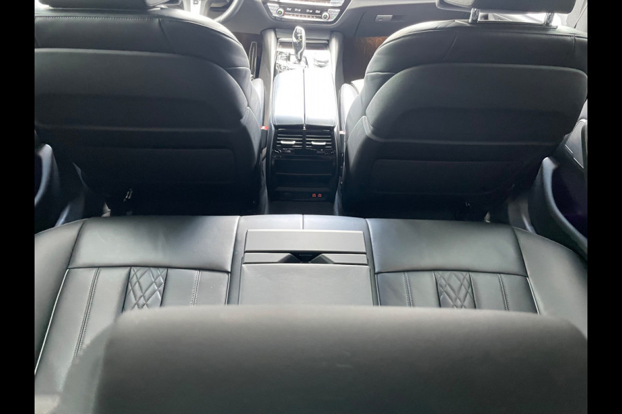 BMW 5 Serie Touring 530e High Executive Laser Led Panorama M-pakket 19inch breedset memory orig NL Geleverd NAP compleet!
