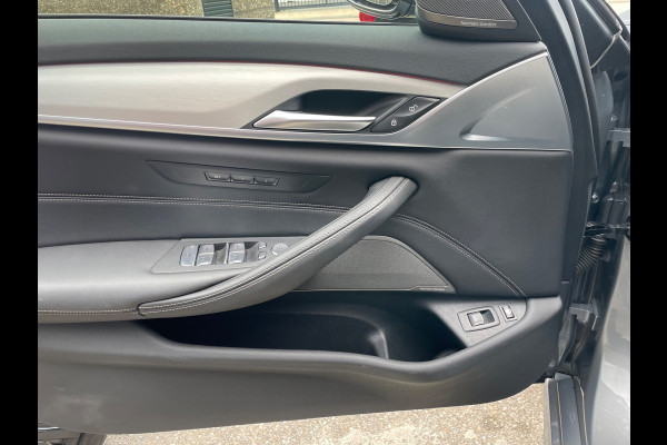 BMW 5 Serie Touring 530e High Executive Laser Led Panorama M-pakket 19inch breedset memory orig NL Geleverd NAP compleet!