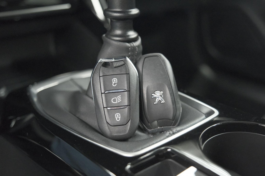 Peugeot 208 PureTech 100 Allure | Trekhaak | Camera | Apple Carplay | Navigatie | Parkeersensoren