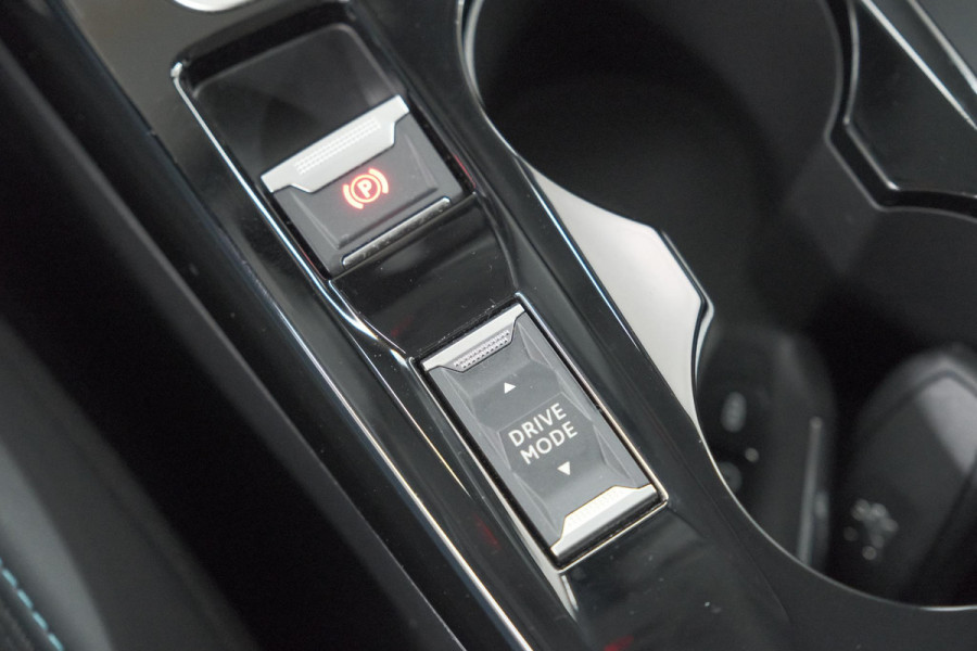 Peugeot 208 PureTech 100 Allure | Trekhaak | Camera | Apple Carplay | Navigatie | Parkeersensoren