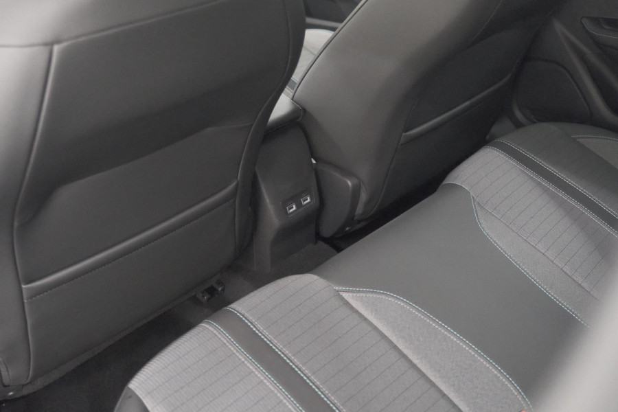 Peugeot 208 PureTech 100 Allure | Trekhaak | Camera | Apple Carplay | Navigatie | Parkeersensoren