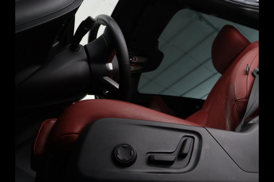 Polestar 2 Long Range Dual Motor Launch Edition 78kWh SOH 91,9% | Panoramadak | 360 Camera | Carplay | Navigatie | Adaptive Cruise | Harman Kardon | Stoel & Stuurwiel verwarming