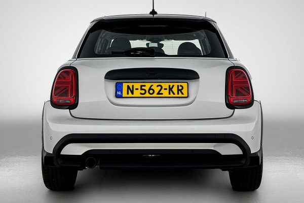 MINI 5-deurs 1.5 Cooper Classic (NL-auto, 1e Eig, Dealer OnderH, Navi Prof, Sportstoel, Parkeersensoren, Climate Con, Etc)