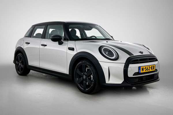 MINI 5-deurs 1.5 Cooper Classic (NL-auto, 1e Eig, Dealer OnderH, Navi Prof, Sportstoel, Parkeersensoren, Climate Con, Etc)