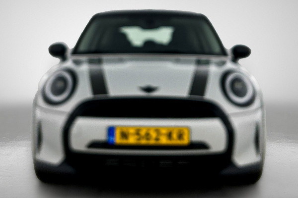 MINI 5-deurs 1.5 Cooper Classic (NL-auto, 1e Eig, Dealer OnderH, Navi Prof, Sportstoel, Parkeersensoren, Climate Con, Etc)