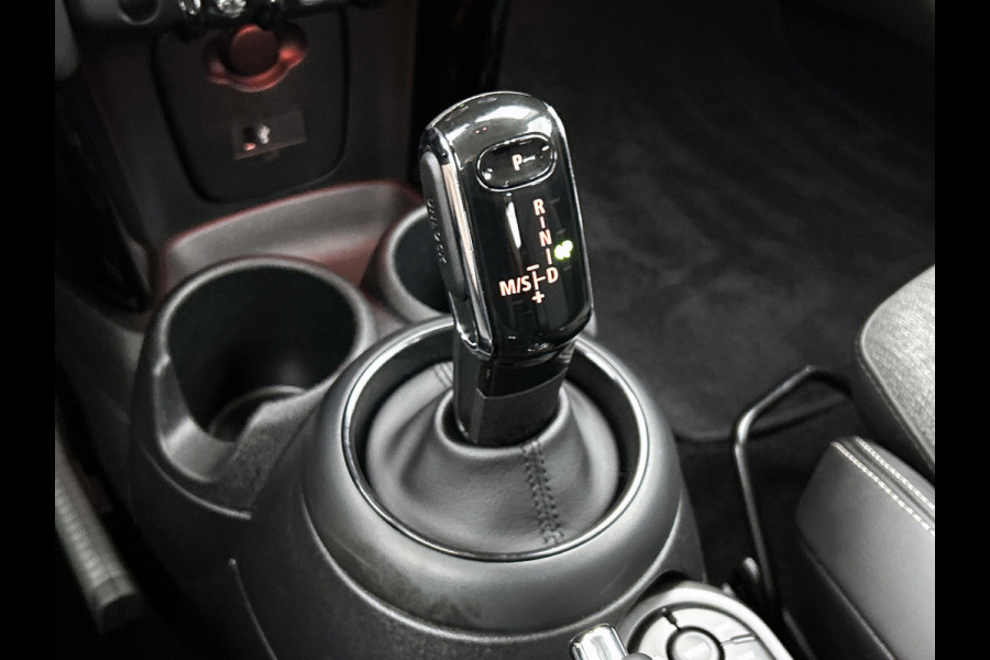 MINI 5-deurs 1.5 Cooper Classic (NL-auto, 1e Eig, Dealer OnderH, Navi Prof, Sportstoel, Parkeersensoren, Climate Con, Etc)