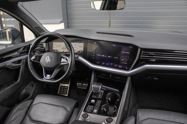 Volkswagen Touareg 3.0 TSi 4MOTION R Trekhaak Luchtvering Camera Nightvision