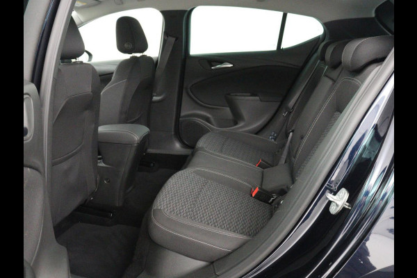 Opel Astra 1.0 Turbo 120 Jaar Edition Carplay | DAB radio | Bluetooth | Parkeerhulp | Navigatie | Cruise control | Climate control