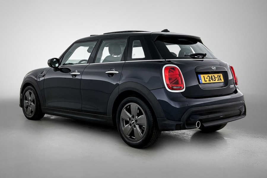 MINI 5-deurs 1.5 Cooper Classic (NL-auto, 1e Eig, Dealer OnderH, Panorama, Carplay, Navi Prof, Sportstoel, ParkeerS, Climate, Etc)