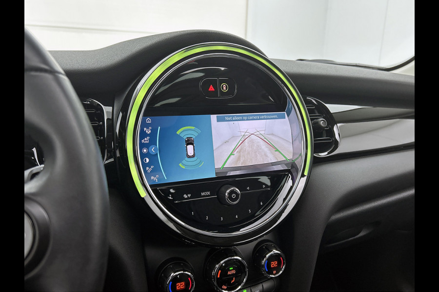 MINI 5-deurs 1.5 Cooper Classic (NL-auto, 1e Eig, Dealer OnderH, Panorama, Carplay, Navi Prof, Sportstoel, ParkeerS, Climate, Etc)