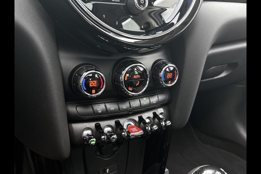MINI 5-deurs 1.5 Cooper Classic (NL-auto, 1e Eig, Dealer OnderH, Panorama, Carplay, Navi Prof, Sportstoel, ParkeerS, Climate, Etc)