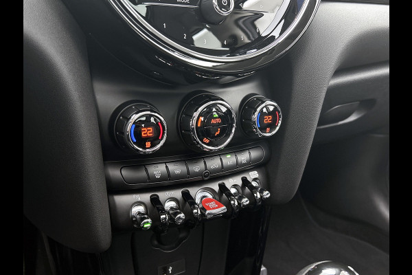 MINI 5-deurs 1.5 Cooper Classic (NL-auto, 1e Eig, Dealer OnderH, Panorama, Carplay, Navi Prof, Sportstoel, ParkeerS, Climate, Etc)