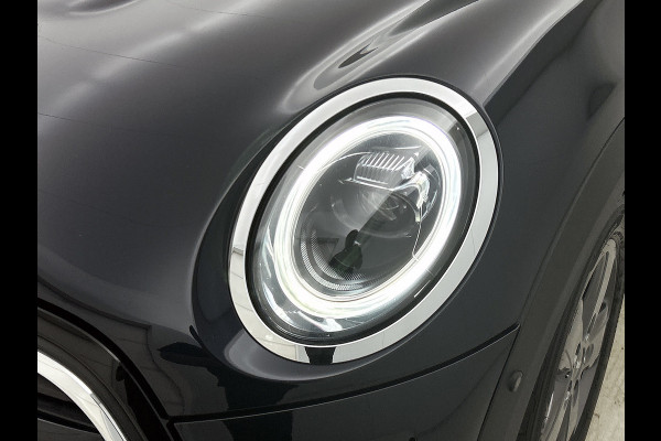 MINI 5-deurs 1.5 Cooper Classic (NL-auto, 1e Eig, Dealer OnderH, Panorama, Carplay, Navi Prof, Sportstoel, ParkeerS, Climate, Etc)