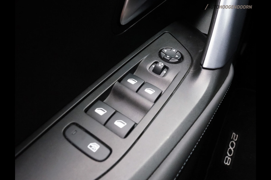 Peugeot 2008 1.2 PureTech Allure Luxe (KEYLESS,LED,3D-COCKPIT,COMFORT-STOELEN,APPLE CARPLAY,CAMERA,CLIMATE,CRUISE,LM-VELGEN)