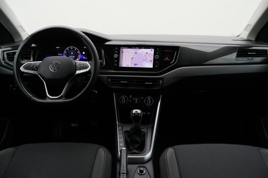 Volkswagen Polo 1.0 TSI Life Virtual Cockpit, ACC, Apple Carplay, Rijstrooksensor, LED, DAB, PDC, 15''