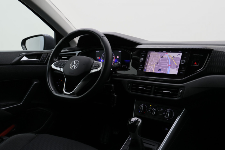 Volkswagen Polo 1.0 TSI Life Virtual Cockpit, ACC, Apple Carplay, Rijstrooksensor, LED, DAB, PDC, 15''