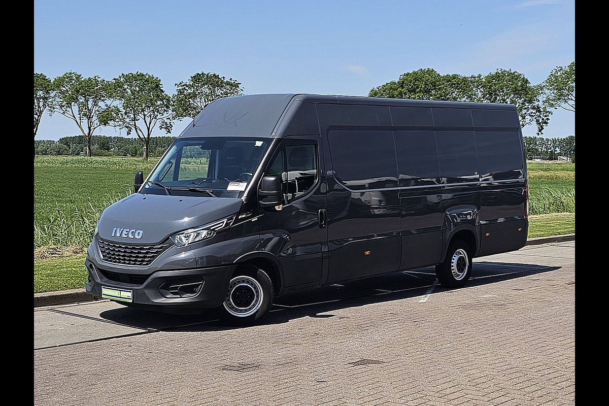 Iveco Daily 35S18HV 3.0 410 L4H2 3.0Ltr Automaat 180Pk 3.5T-Trekhaak Navi Euro6 LED 3-Zits