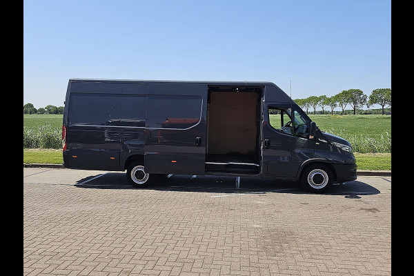 Iveco Daily 35S18HV 3.0 410 L4H2 3.0Ltr Automaat 180Pk 3.5T-Trekhaak Navi Euro6 LED 3-Zits