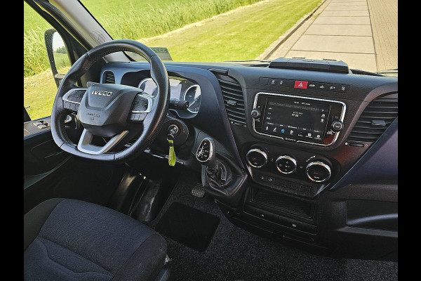 Iveco Daily 35S18HV 3.0 410 L4H2 3.0Ltr Automaat 180Pk 3.5T-Trekhaak Navi Euro6 LED 3-Zits