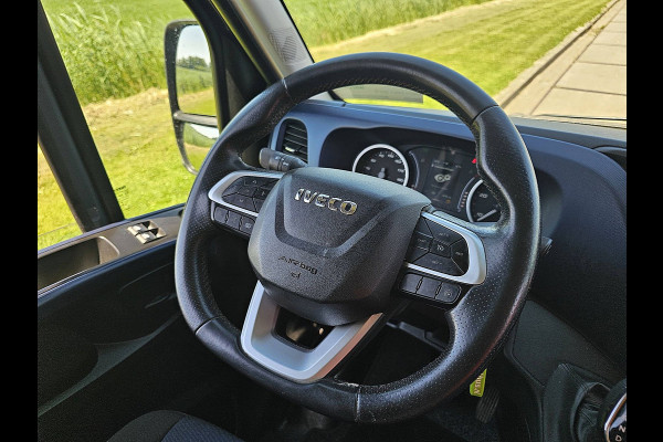 Iveco Daily 35S18HV 3.0 410 L4H2 3.0Ltr Automaat 180Pk 3.5T-Trekhaak Navi Euro6 LED 3-Zits