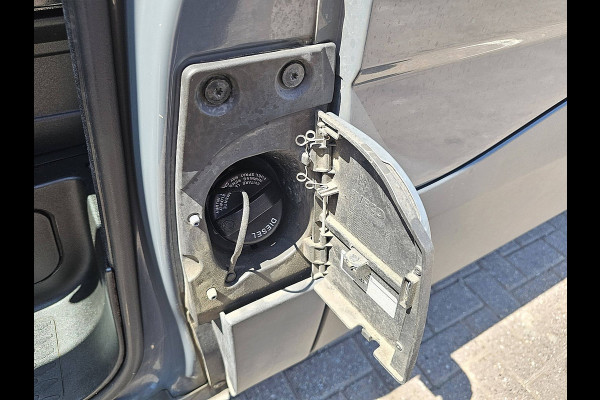 Iveco Daily 35S18HV 3.0 410 L4H2 3.0Ltr Automaat 180Pk 3.5T-Trekhaak Navi Euro6 LED 3-Zits