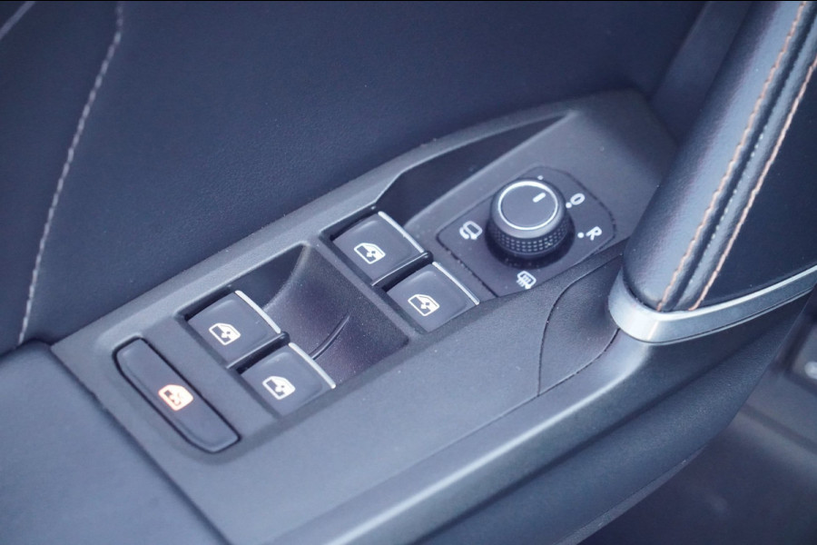 CUPRA Formentor 1.4 e-Hybrid Performance / Maxton design / Elek. Trekhaak / Pano / SOH 89,5 % / / Camera / Carplay