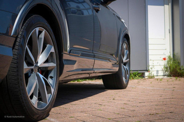 Audi Q7 60 TFSI e Quattro Competition | RS-Stoelen| B&O 3D | HUD | Matrix Laser | Massage | Trekhaak | Alcantara hemel | Softclose