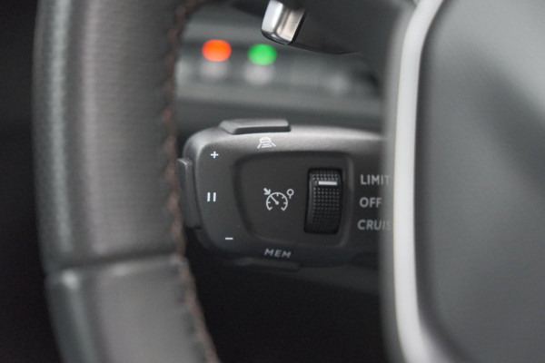 Peugeot 5008 PureTech 130 EAT8 GT | 7 Zitplaatsen | Schuif-/Kanteldak | Camera | Adaptieve Cruise Control