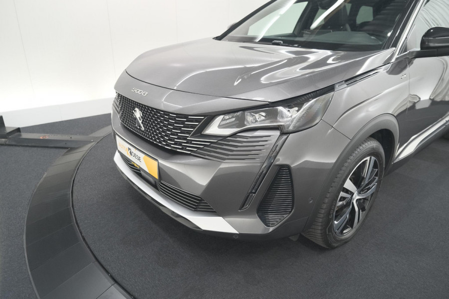 Peugeot 5008 PureTech 130 EAT8 GT | 7 Zitplaatsen | Schuif-/Kanteldak | Camera | Adaptieve Cruise Control