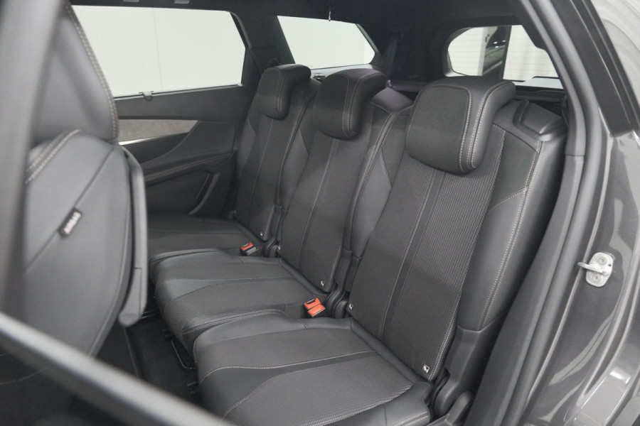 Peugeot 5008 PureTech 130 EAT8 GT | 7 Zitplaatsen | Schuif-/Kanteldak | Camera | Adaptieve Cruise Control