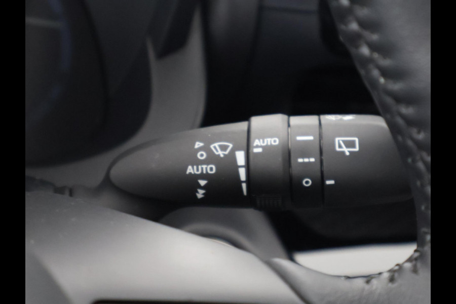 Toyota Yaris Cross 1.5 Hybrid 115 Dynamic Luxury Bi-Tone | Stuur- & Stoelverwarming | Apple Carplay & AndroidAUTO | Camera |
