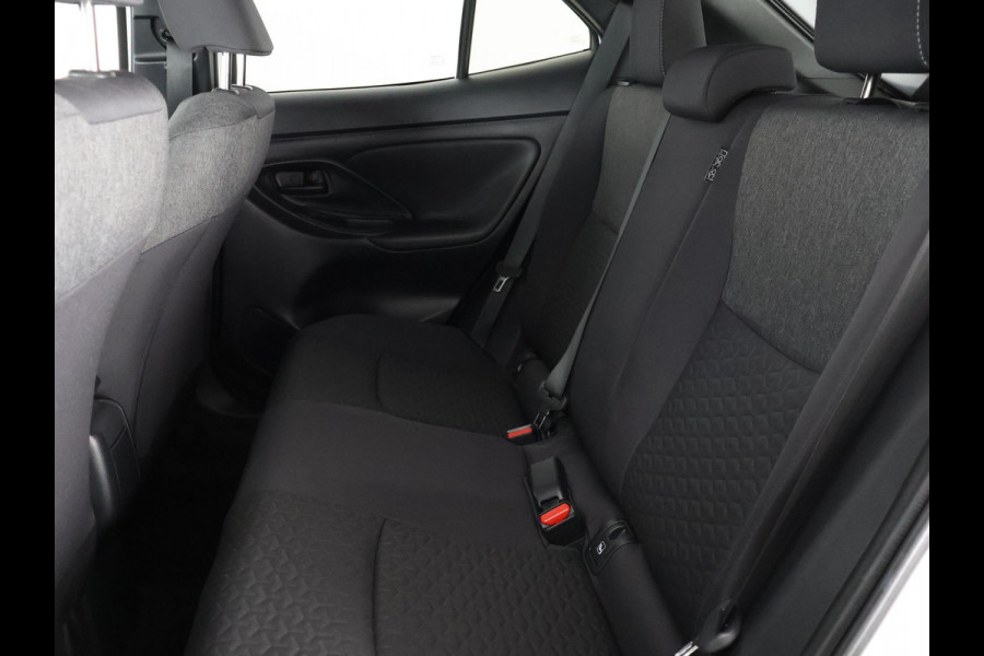 Toyota Yaris Cross 1.5 Hybrid 115 Dynamic Luxury Bi-Tone | Stuur- & Stoelverwarming | Apple Carplay & AndroidAUTO | Camera |